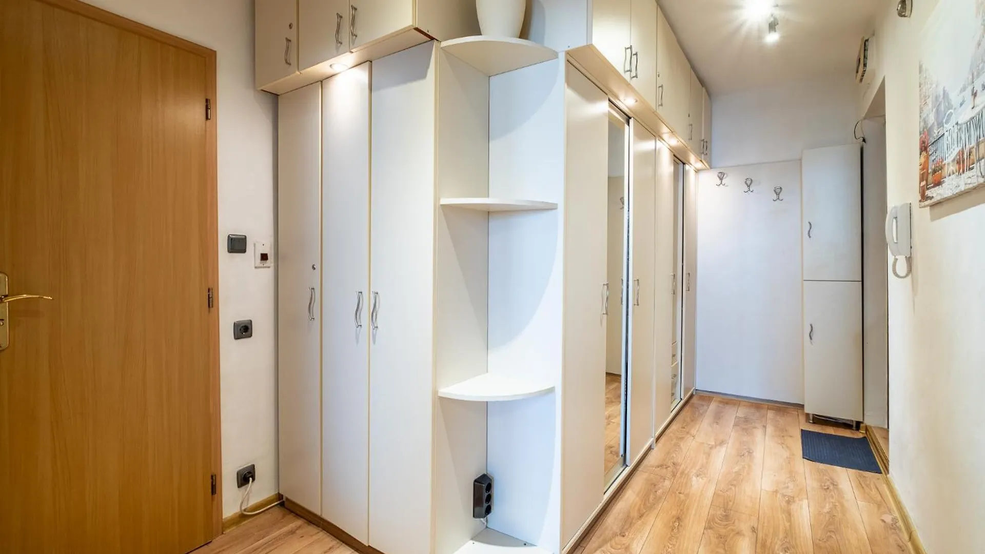 Central 1Bdrm Apartment Downtown Varna 0*,